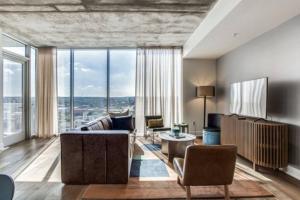 2 BR Lux Panoramic View - Rainey