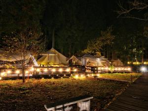 ShimodaMinamiaso STAYHAPPY - Vacation STAY 57906v的一群夜晚带灯的帐篷