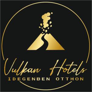 佩奇Várfal Wellness Panzió的酒店黄色和黑色的标志