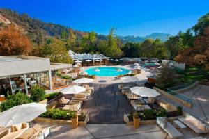 圣地亚哥圣地亚哥喜来登酒店及会议中心的享有带游泳池的度假村的空中景致
