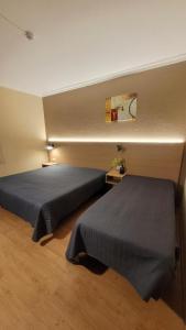 瓜尔达费雷诺旅馆的两张床位 - 带两张西德西德床