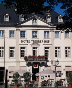 科布伦茨特里尔酒店的带有酒店护林员标记的酒店