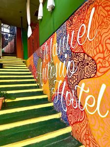 New Hostel Manuel Antonio, Meet new people客房内的一张或多张床位