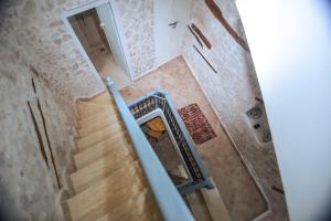 索维拉纳克拉摩洛哥传统庭院住宅的房屋楼梯的顶部景色