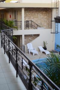 Hotel Suite & Spa Verdesolaro内部或周边泳池景观