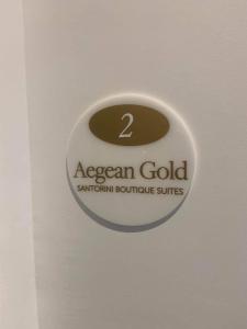 卡马利Aegean Gold的门上的标志,带有澳洲金色浴室