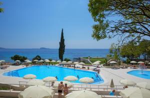 Maistra Select Astarea Hotel内部或周边泳池景观