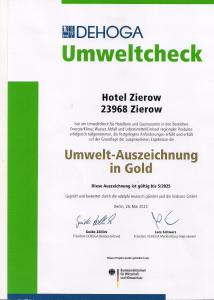维斯马Hotel Zierow - Urlaub an der Ostsee的联合医疗机构金字塔采访的海报