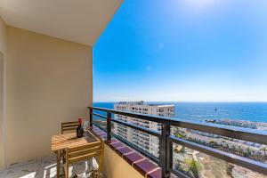 帕莱索海滩Prime apartments Club Paraiso Ocean view的海景阳台。