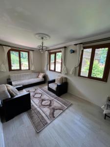 Yeşil Doğa Tatil Apart的休息区