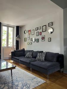 Duplex de charme en centre ville avec terrasse的休息区