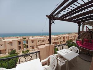 Sea Breeze شاليه مواجة للبحر Empire Resort العين السخنة