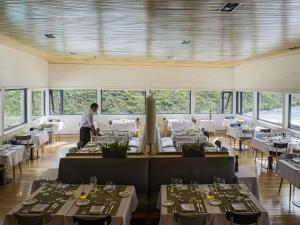 Explora en Torres del Paine - All Inclusive餐厅或其他用餐的地方