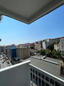的里雅斯特CASA DENDI的从大楼的阳台上可欣赏到风景
