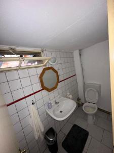 Demir Pension的一间浴室