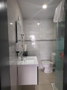 奥尔伯格酒店的一间浴室