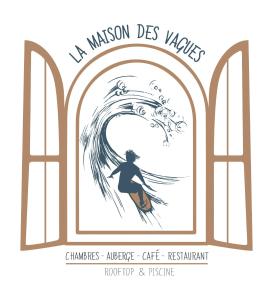 西迪考乌奇La Maison des Vagues的冲浪者在海浪上画画画