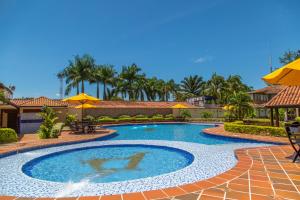 Hotel Campestre La Potra内部或周边的泳池