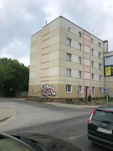 比得哥什Apartament Zwirki i Wigury 38的建筑的侧面涂鸦