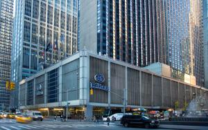 纽约纽约希尔顿俱乐部酒店的城市中心一座大建筑