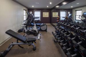 圣奥古斯丁希尔顿圣奥古斯丁历史海湾酒店的健身房设有跑步机,健身房提供健身自行车