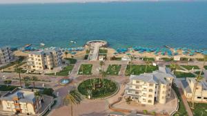 法耶兹Fanara Apartments Armed Forces的近海度假胜地的空中景致
