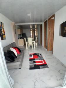 Apartamento Amoblado en la via Termales Santa Rosa de Cabal的休息区