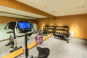 仁川市仁川机场1号航站楼过境酒店的健身房设有有氧健身器材