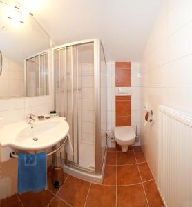 伯格霍夫希尔万德酒店的一间浴室