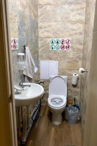 Hostel 5 Сapsule - rooms的一间浴室