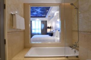 Royal Tian Li Hotel的一间浴室