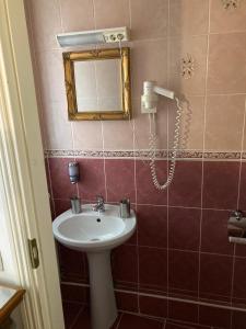 奥利沃酒店的一间浴室