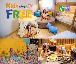 奥南海滩Holiday Inn Resort Krabi Ao Nang Beach, an IHG Hotel的一群孩子在免费房间待客