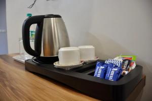 Hotel Royal Residency的咖啡和沏茶工具