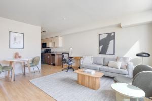 Queen Anne 1BR w Roof Gym WD nr Metro SEA-349平面图