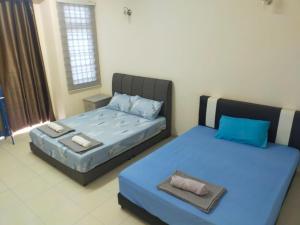Cheerful 3-Bedroom Residential Home with Free WIFI