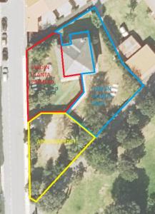 诺哈Casa con Jardín con 2 alojamientos, con jardines no compartidos y aparcamiento privado的蓝色和红色的公园地图