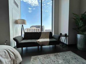 Downtown Austin Oasis Luxurious Studio Retreat with amazing Pool and Gym的休息区