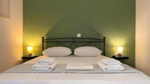Athenian Vintage Style 2 bdr apartment客房内的一张或多张床位