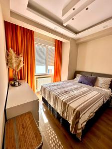 Your home away - 1 bed apartment 15 min to The beach客房内的一张或多张床位