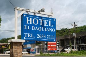 塔马林多Hotel El Baquiano的一家El Bahuota酒店的标志