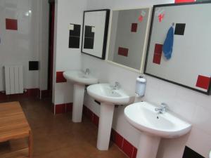 毕尔巴鄂阿克拉尔旅舍的一间浴室