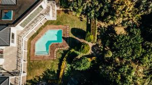 勾讷比House Ritze的享有庭院的空中景致,设有游泳池