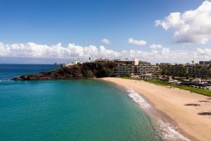 拉海纳毛伊岛喜来登Spa度假酒店的公寓前方的海滩空中景致