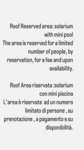 伊斯基亚Mavilan Luxury Apartments Ischia的带有迷你泳池的根部区域短信