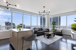 Skyline Waterfront 2BR plus 2BA wParking near MTCC