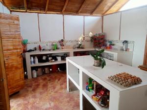 Valle del Cardón的厨房或小厨房
