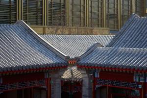 北京北京华尔道夫酒店的建筑三层屋顶的一组