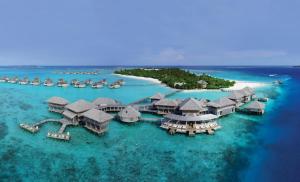 拉穆环礁拉姆岛六善酒店的海洋度假胜地的空中景观