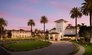 圣何塞Hayes Mansion San Jose, Curio Collection by Hilton的棕榈树庄园的 ⁇ 染